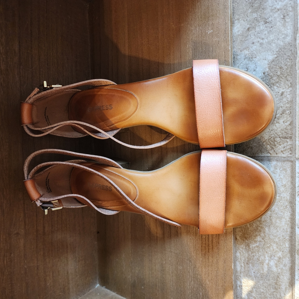 Women's Tan Sandals
